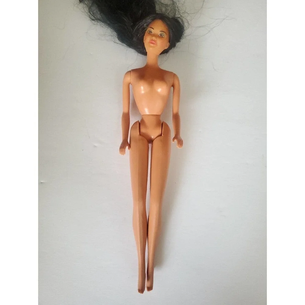 Vintage Barbie Hispanic. 1966 Mattel.